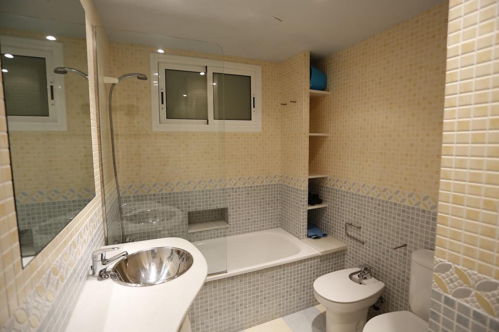 Apartamentos Alquihouse Vilafortuny Cambrils Ruang foto
